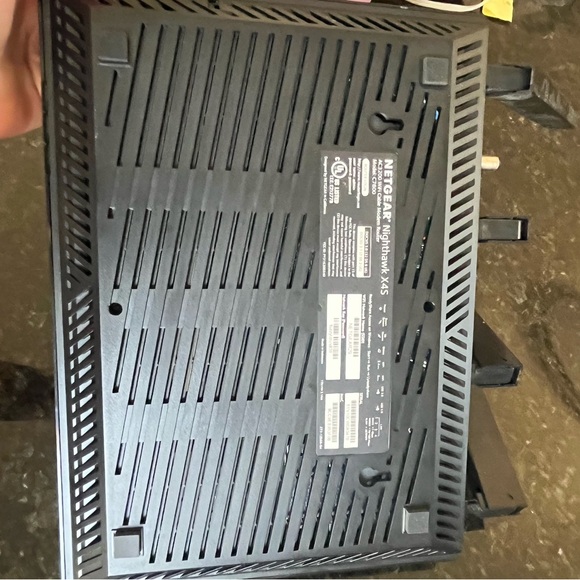 Netgear Black Wireless Router with Ribbed Design and LED Indicators - Picture 3 of 3